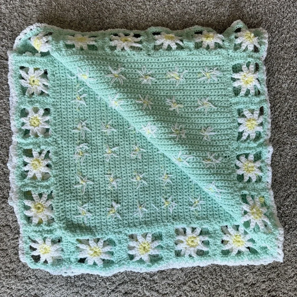 Vintage Daisy 3D Handmade Crochet Afghan Throw Coverlet Grannycore 43